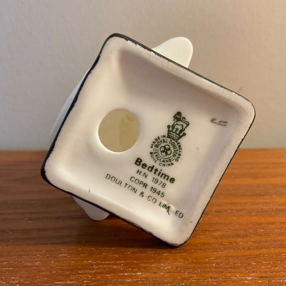 Vintage Royal Doulton Bedtime H.N. 1978 Bone China Figure - Picture 6 of 14